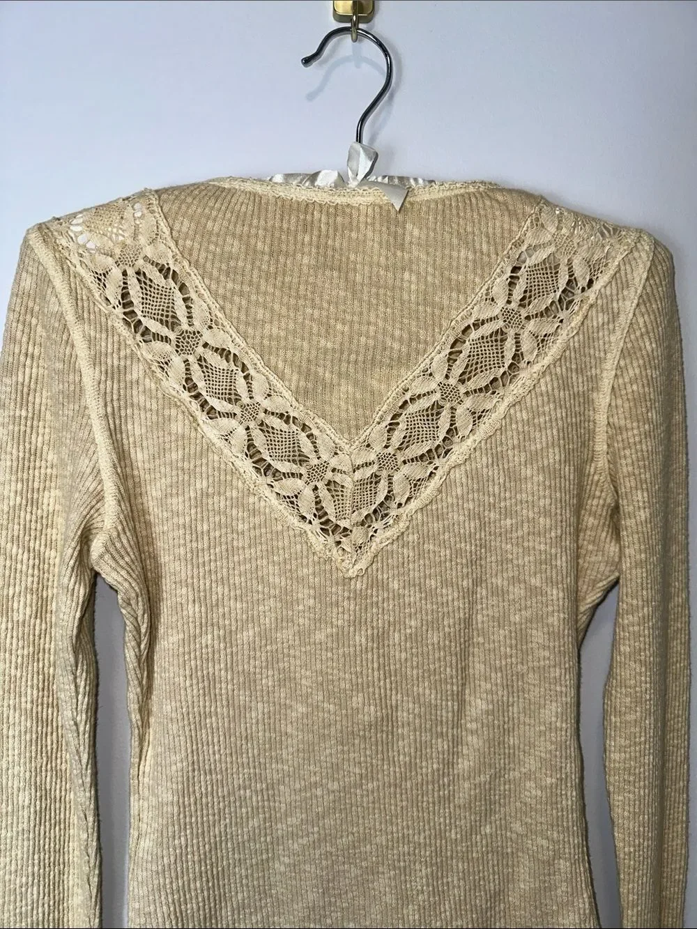 free people M Come On Over Ribbed Knit Lace Buttoned Long Sleeves Thermal Top